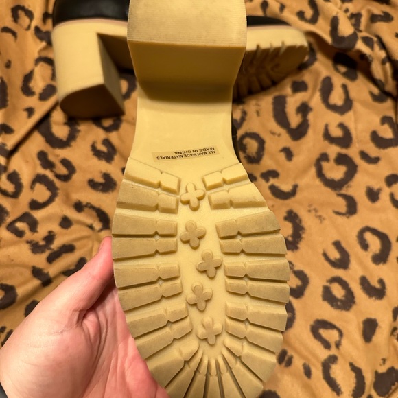 Dolce Vita Chunky Ankle Boot - Picture 2 of 3